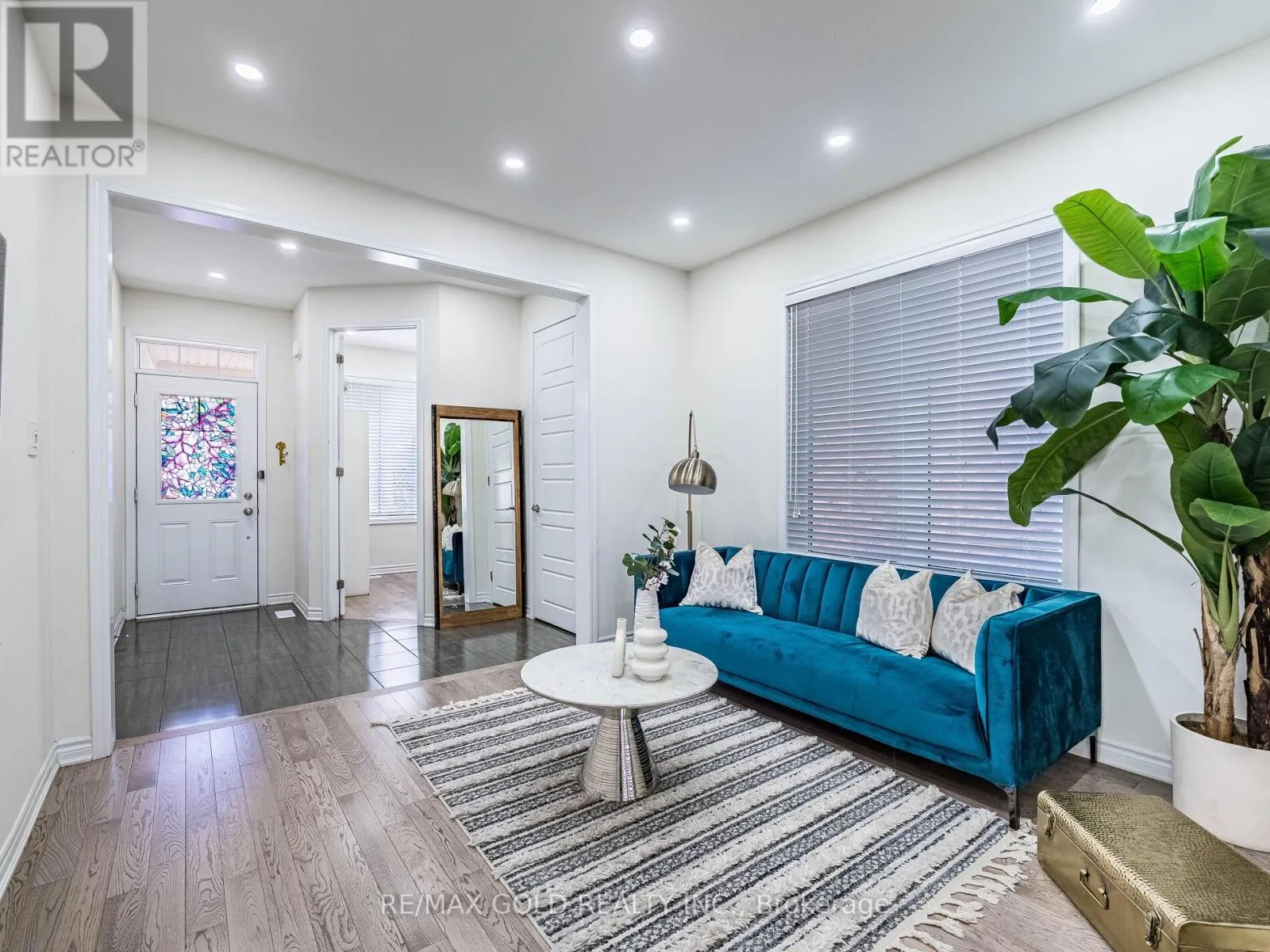36 FEEDER STREET
