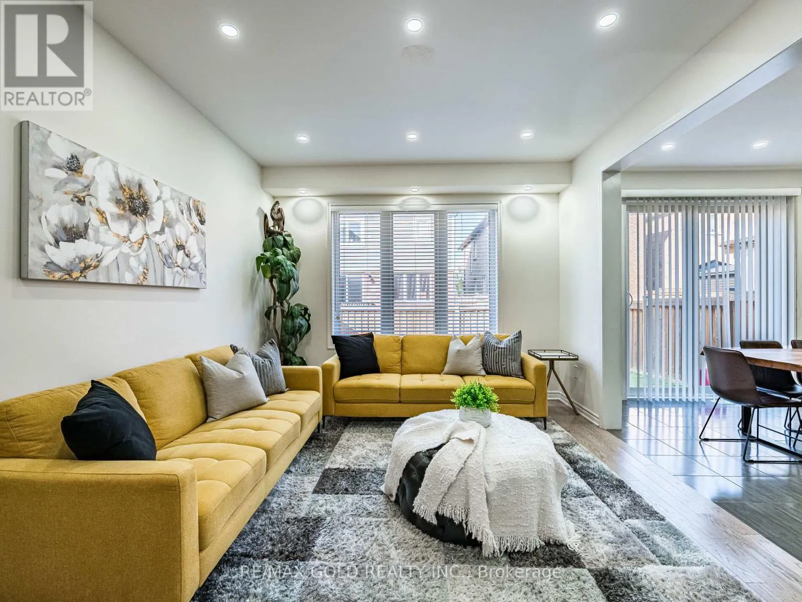36 FEEDER STREET