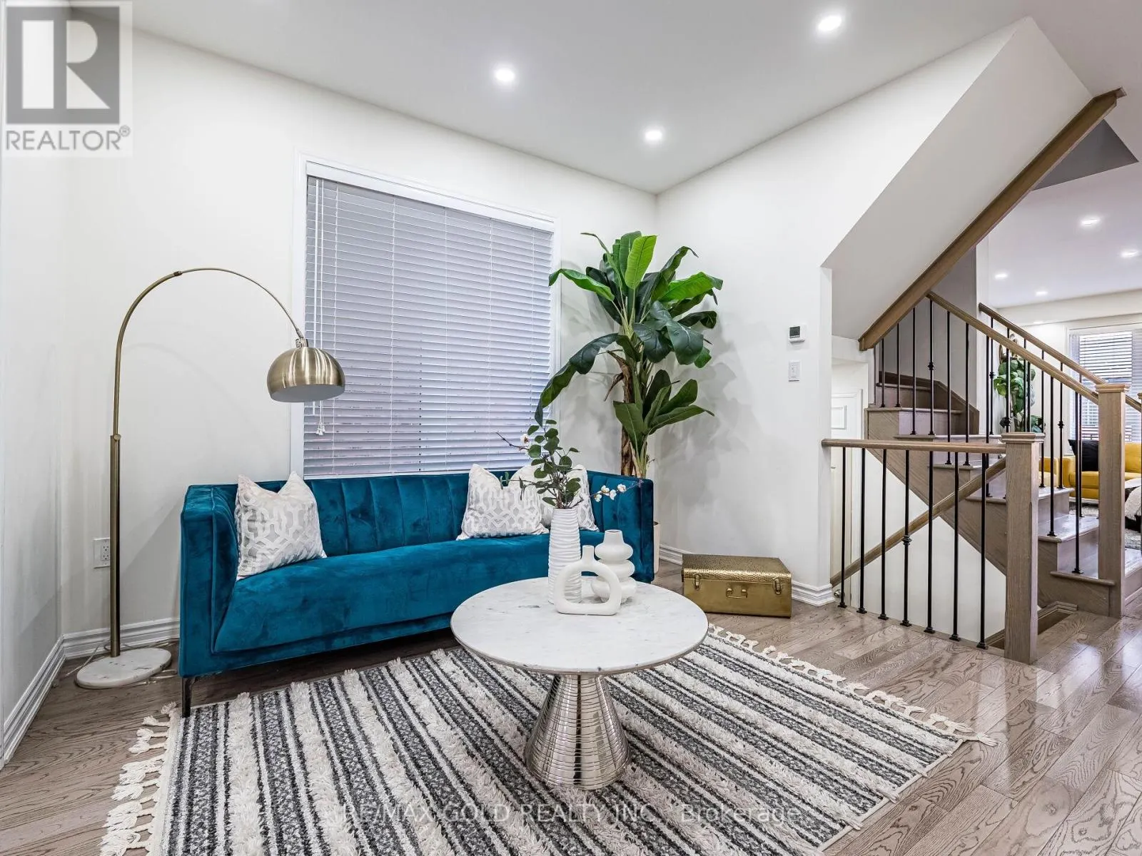 36 FEEDER STREET