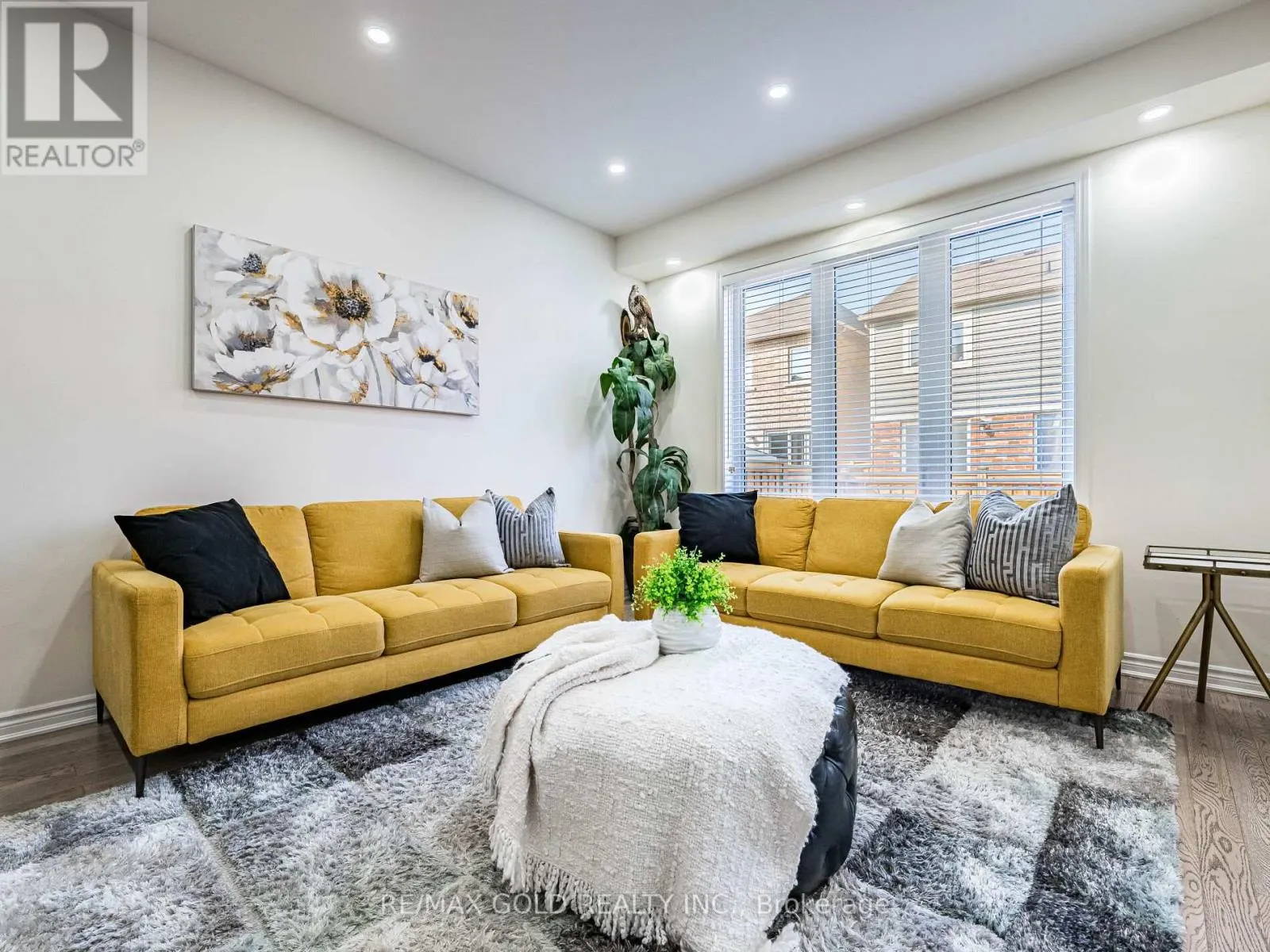 36 FEEDER STREET