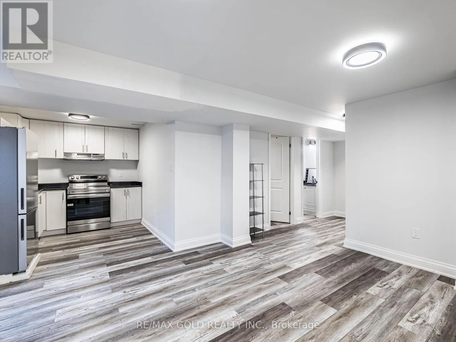 36 FEEDER STREET