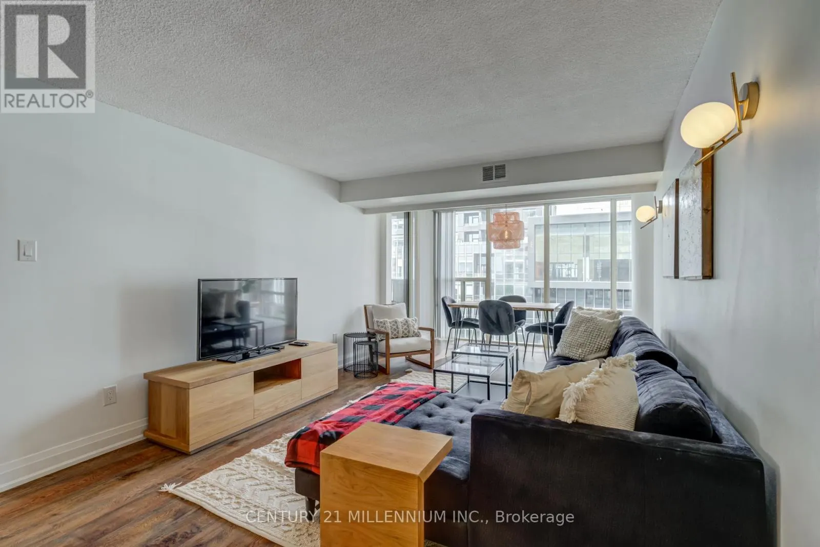 705 - 330 RATHBURN ROAD W
