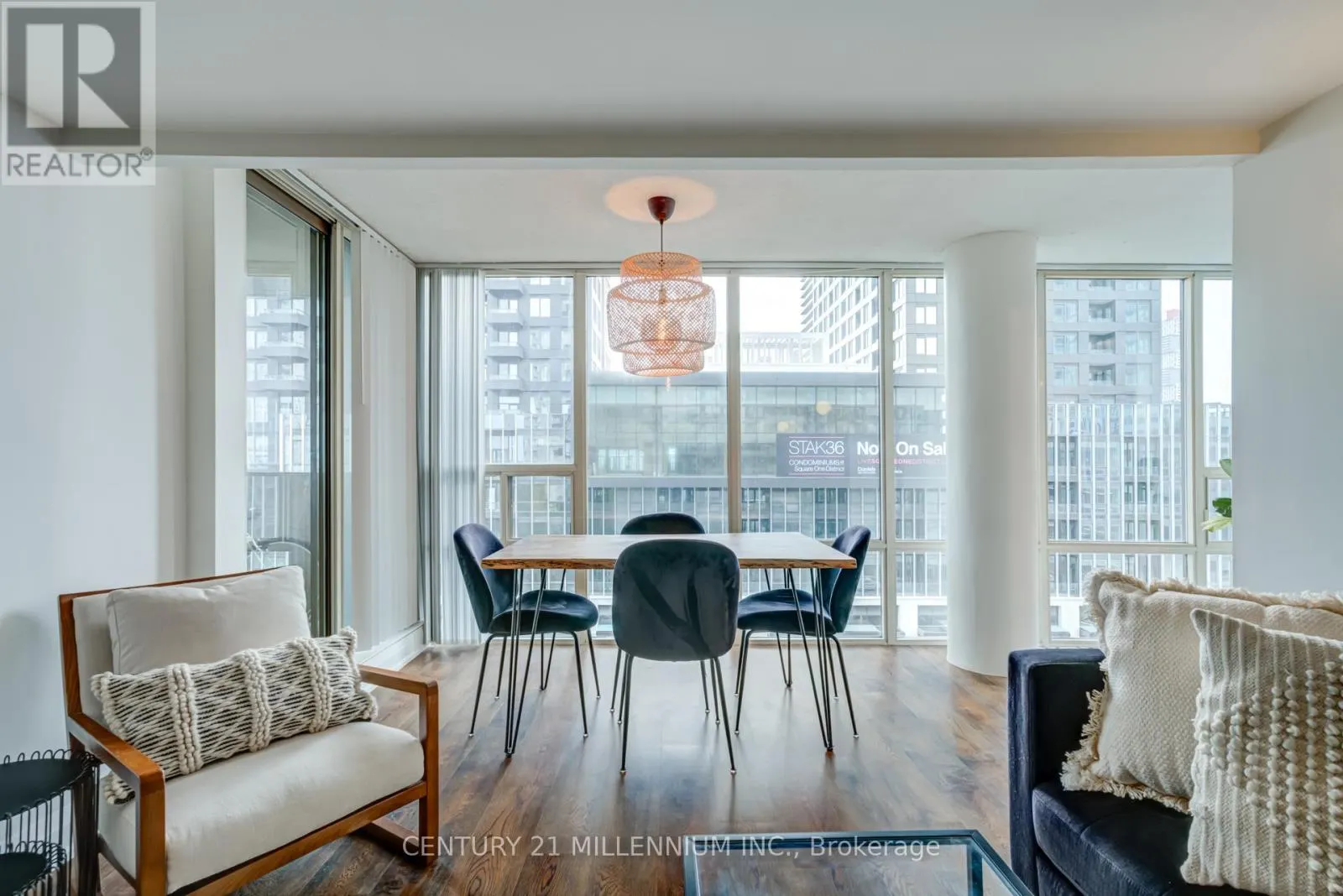 705 - 330 RATHBURN ROAD W