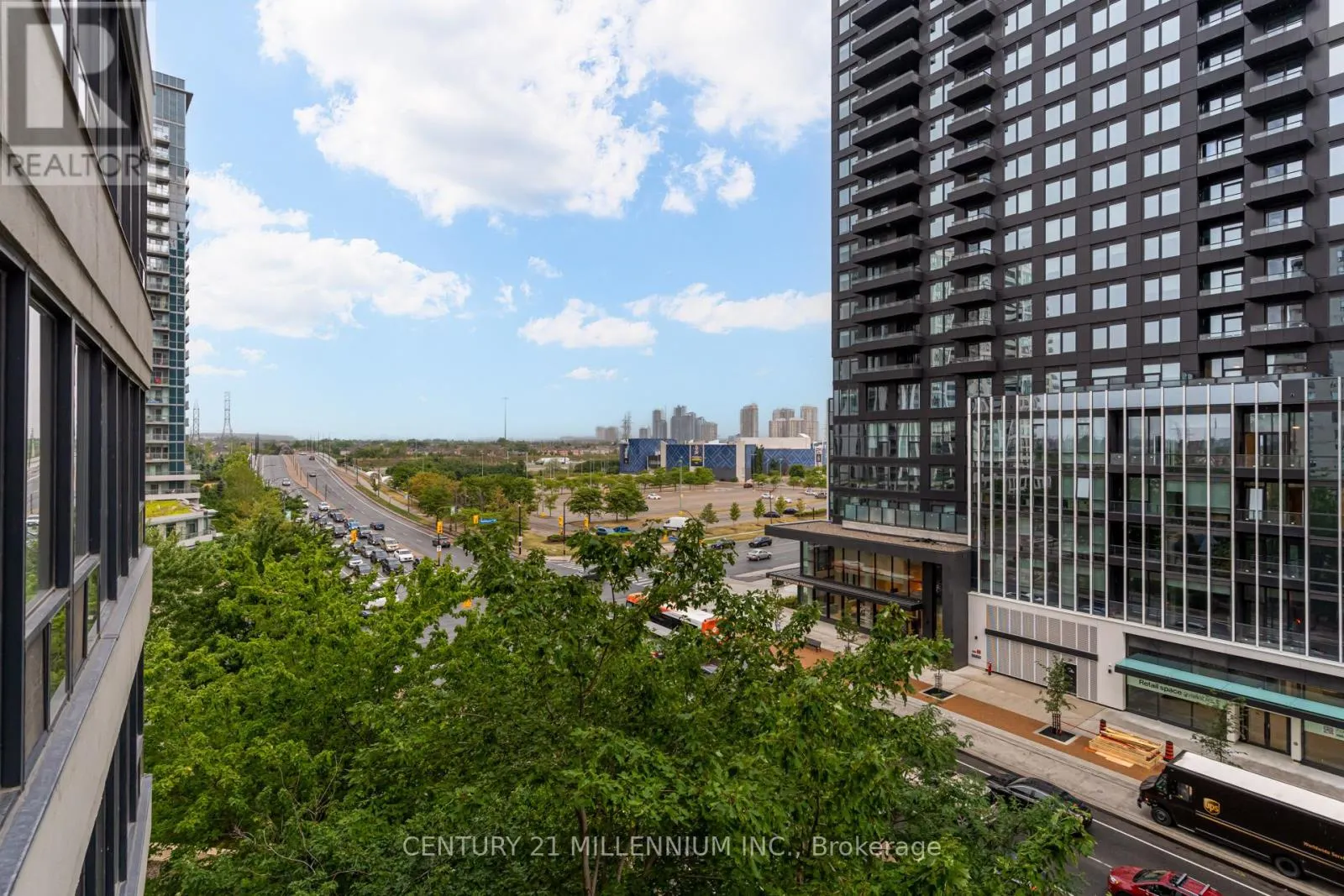 705 - 330 RATHBURN ROAD W