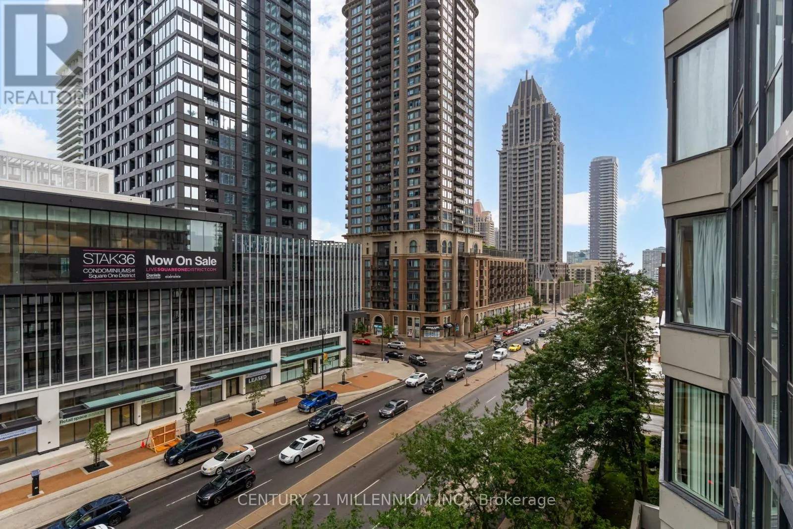 705 - 330 RATHBURN ROAD W