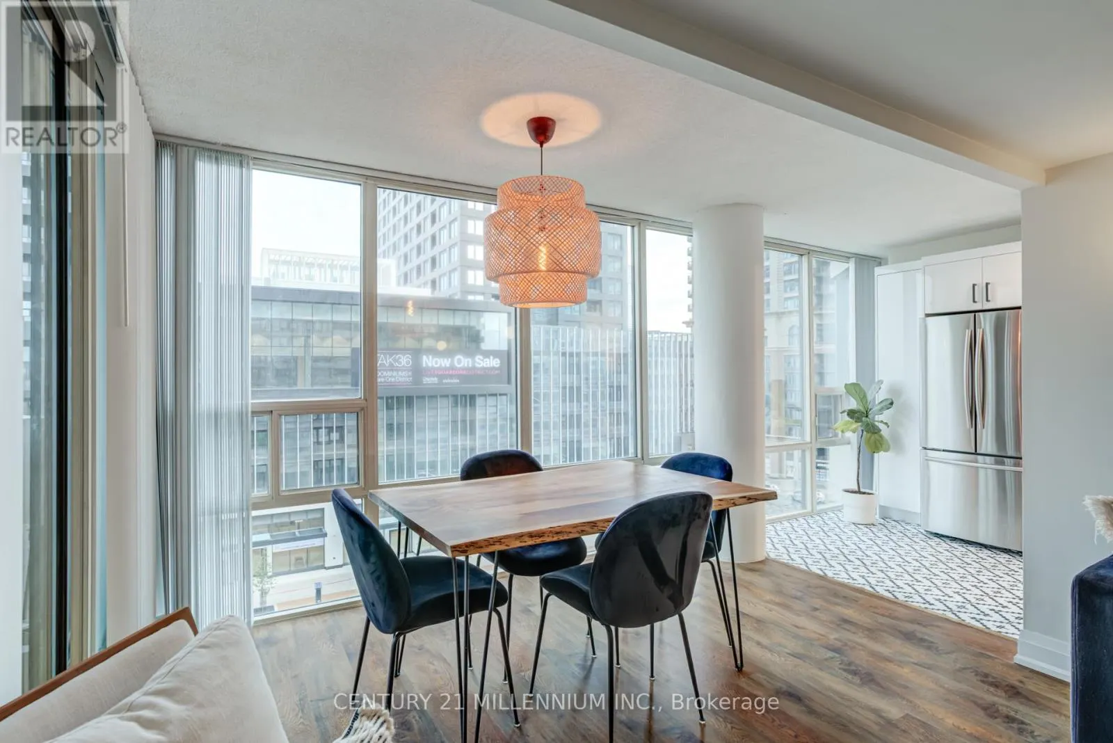705 - 330 RATHBURN ROAD W