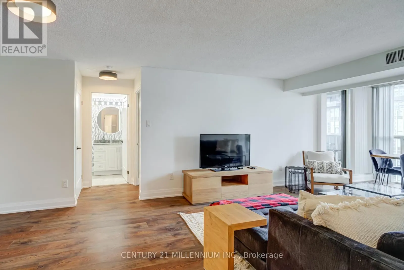 705 - 330 RATHBURN ROAD W