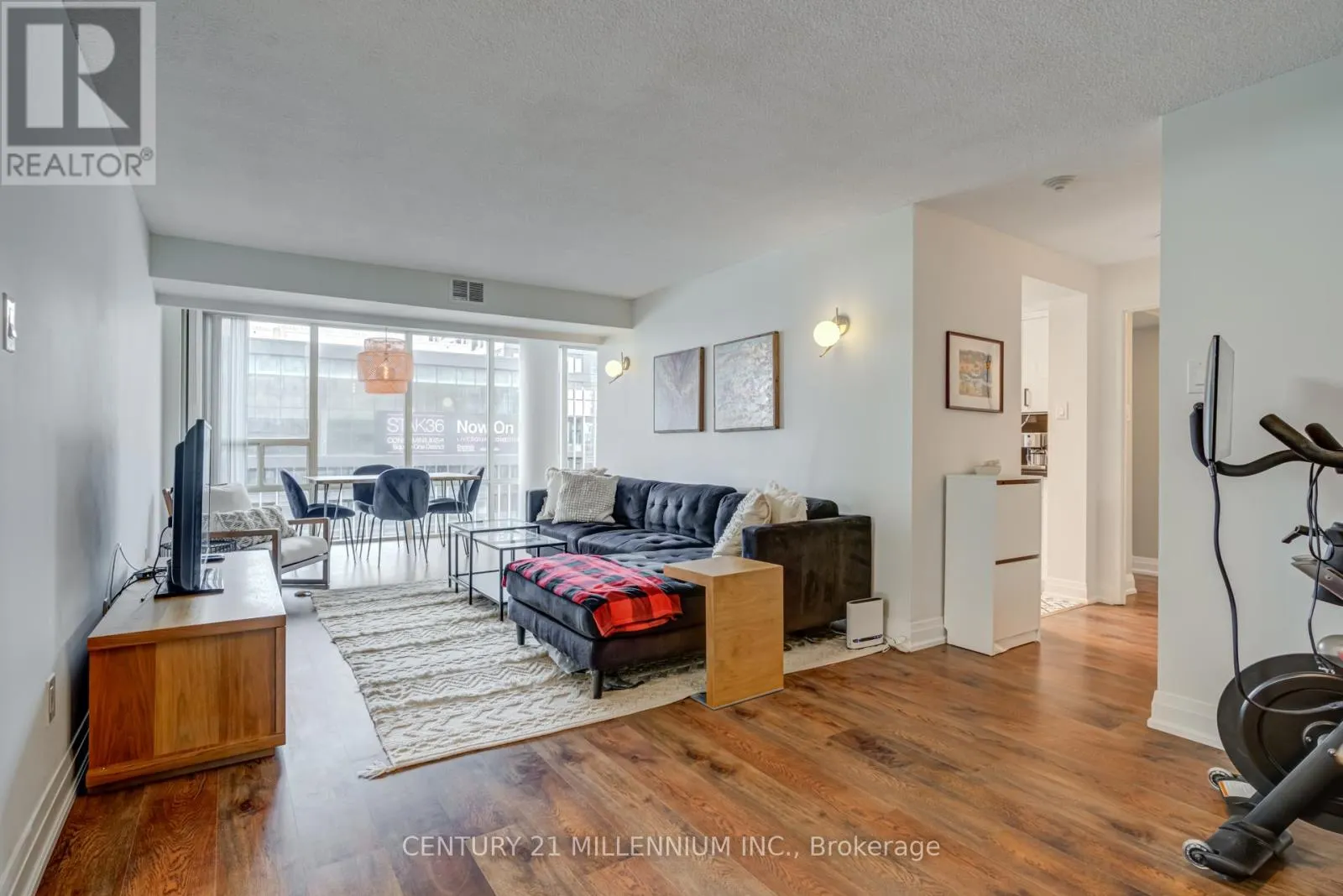 705 - 330 RATHBURN ROAD W