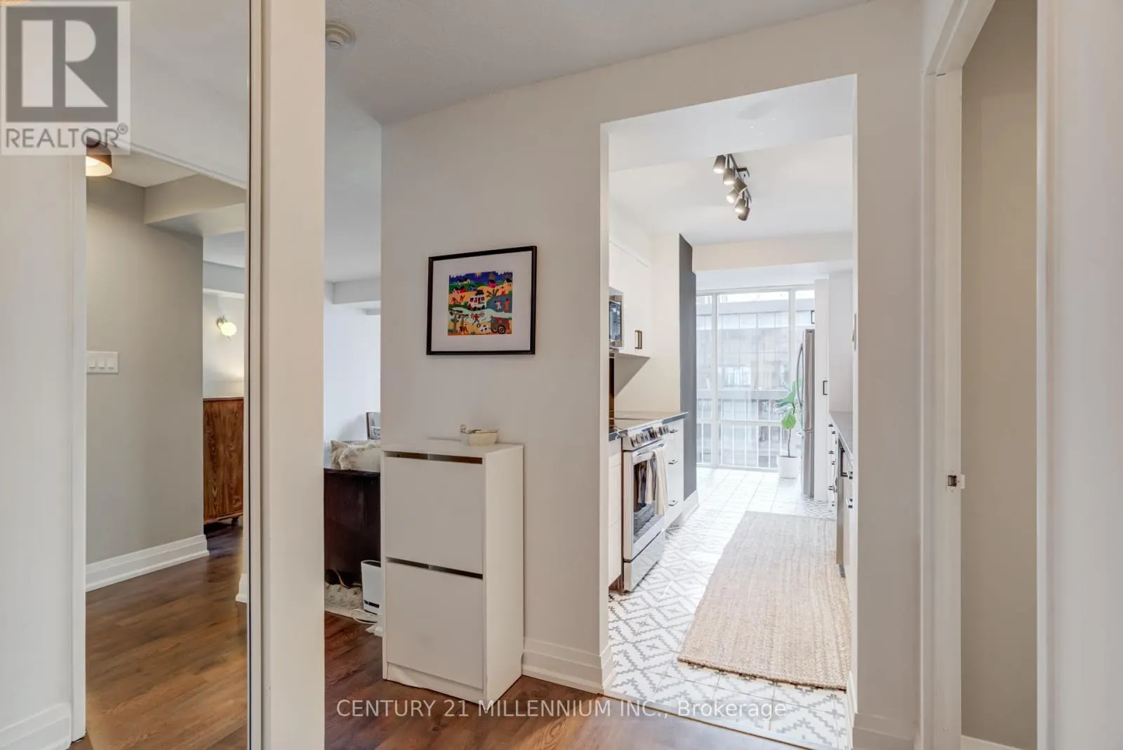 705 - 330 RATHBURN ROAD W