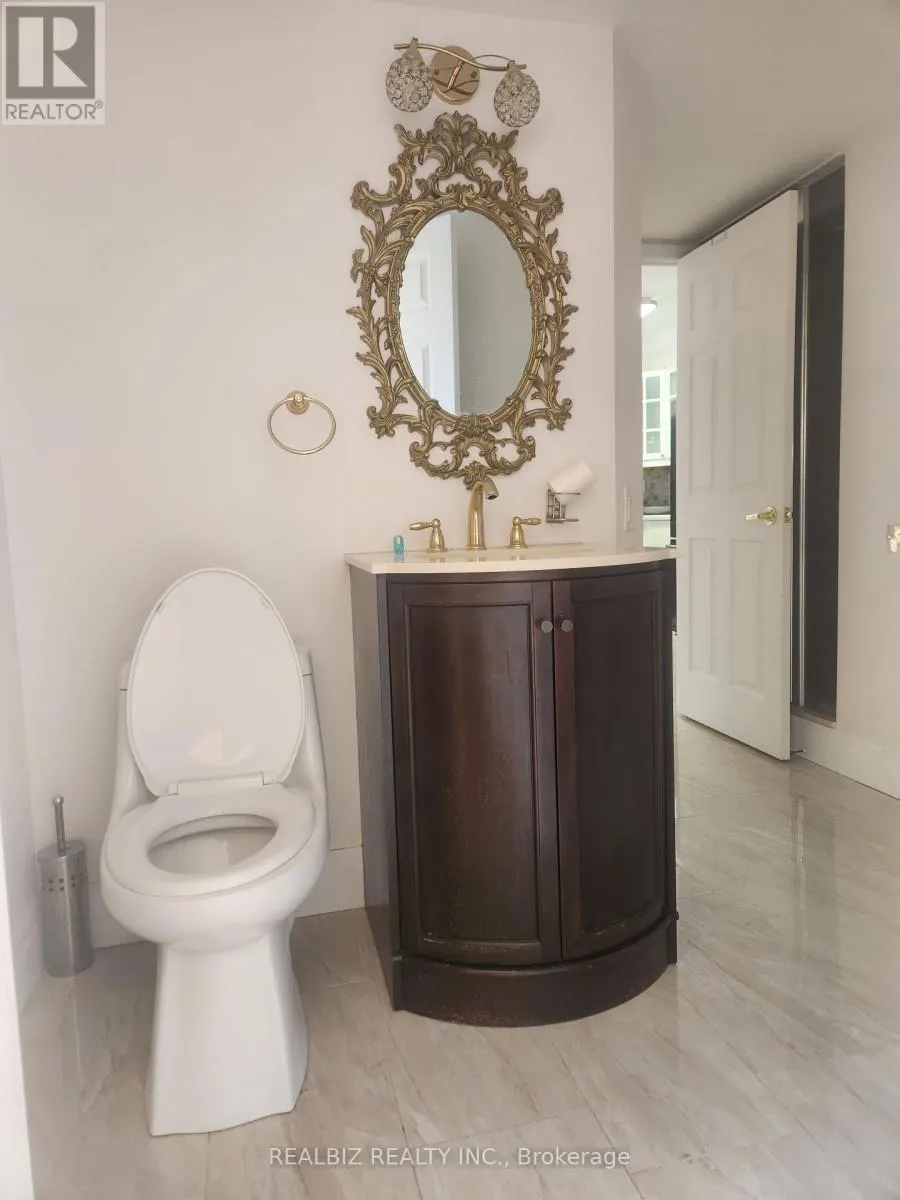 2221 - 25 KINGSBRIDGE GARDEN CIRCLE
