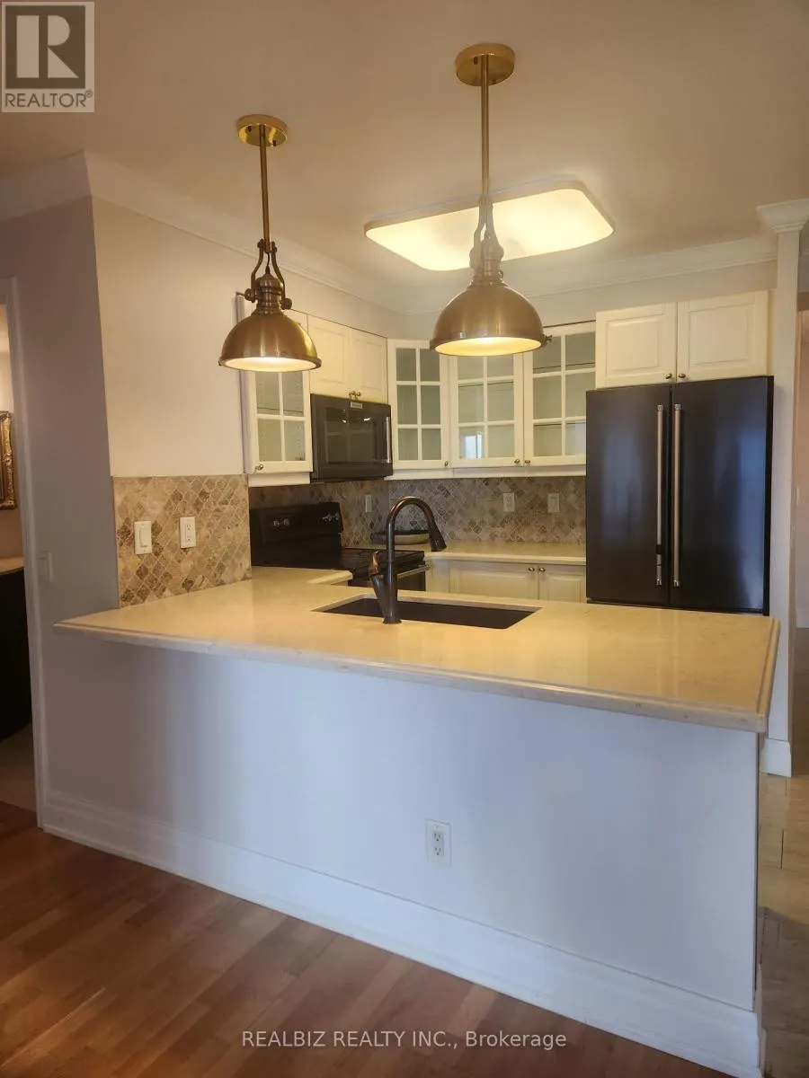 2221 - 25 KINGSBRIDGE GARDEN CIRCLE