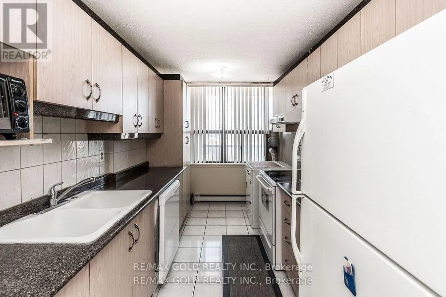 1010 - 17 KNIGHTSBRIDGE ROAD