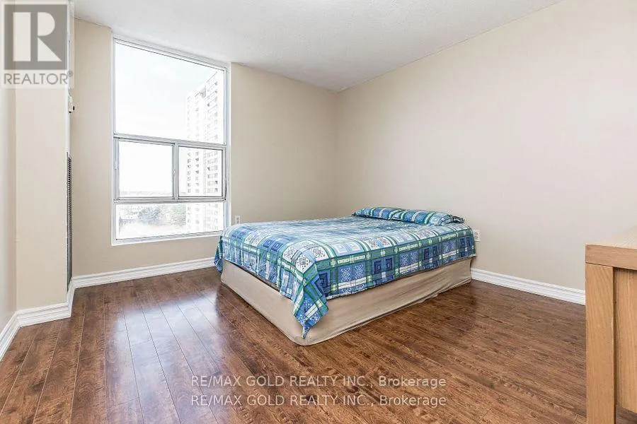 1010 - 17 KNIGHTSBRIDGE ROAD