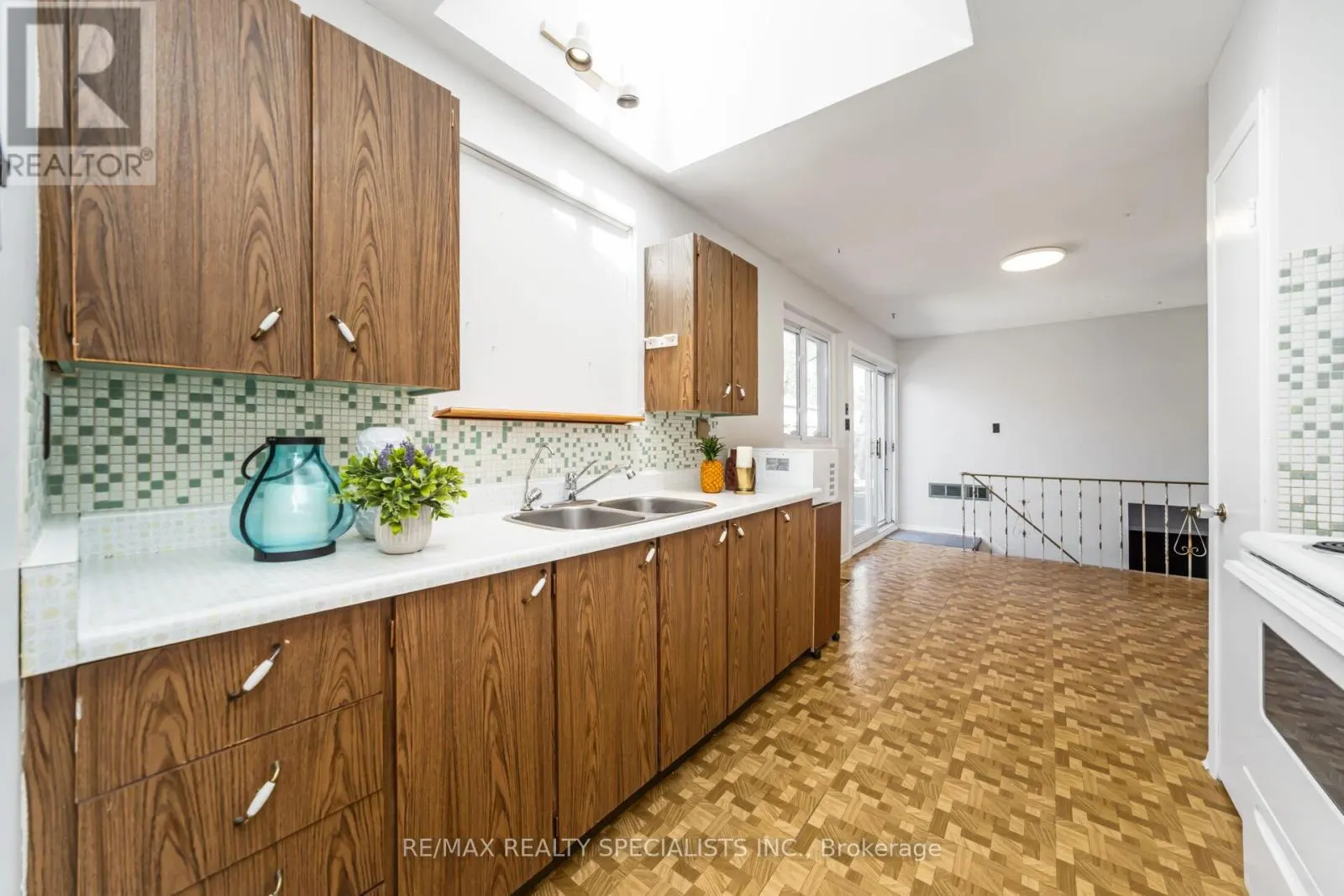 29 EDENRIDGE DRIVE
