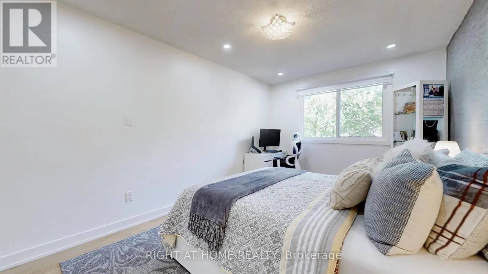 2 - 4193 LONGMOOR DRIVE