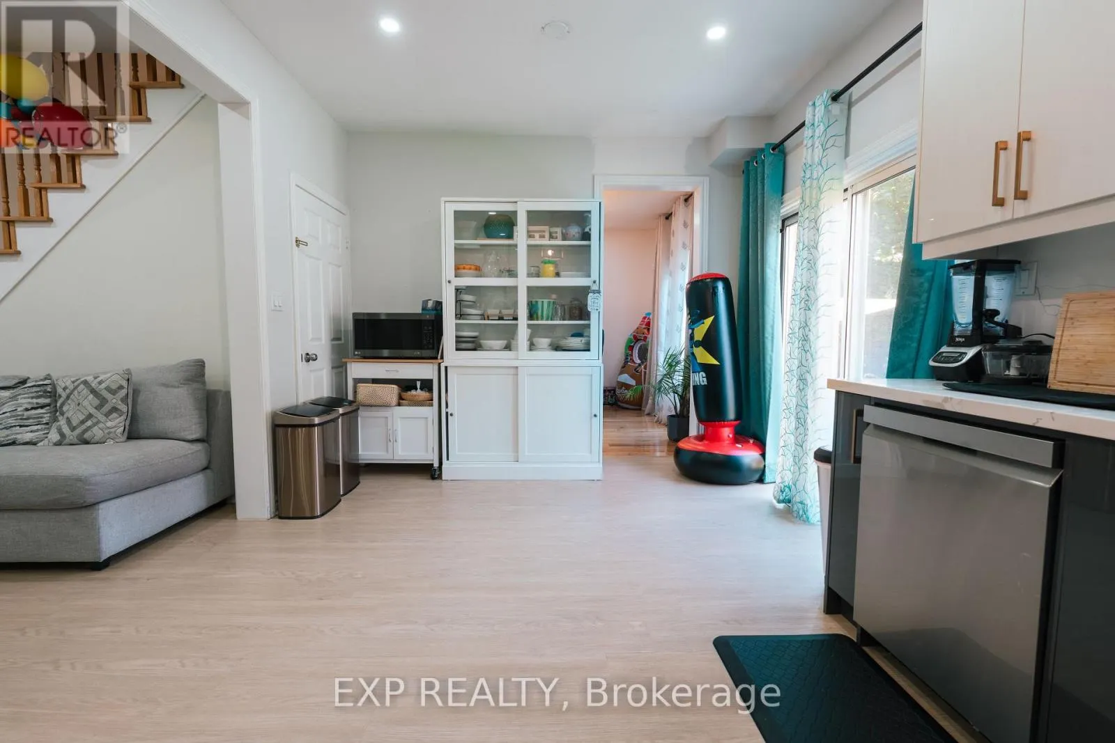 UPPER - 206 DRINKWATER ROAD
