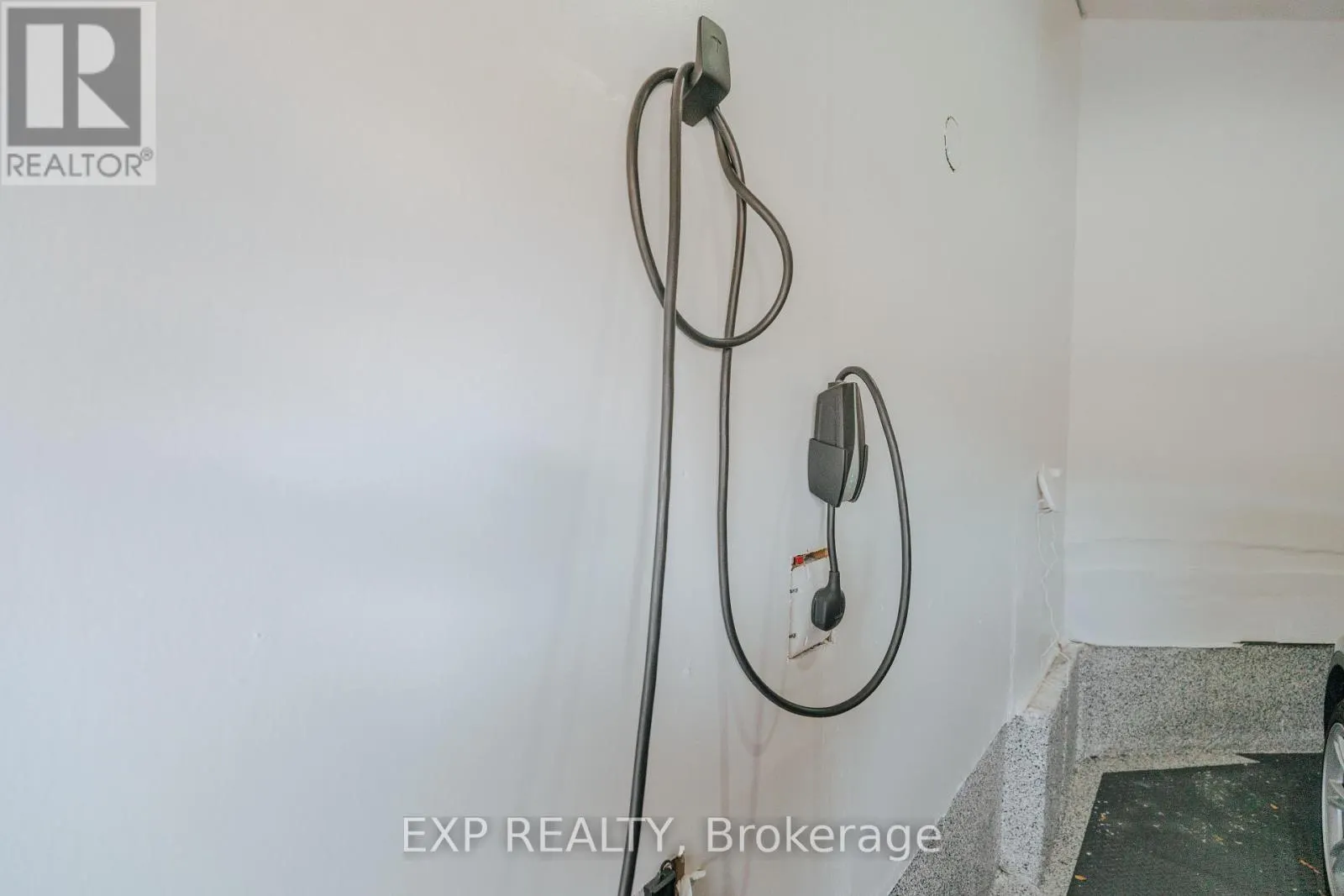 UPPER - 206 DRINKWATER ROAD