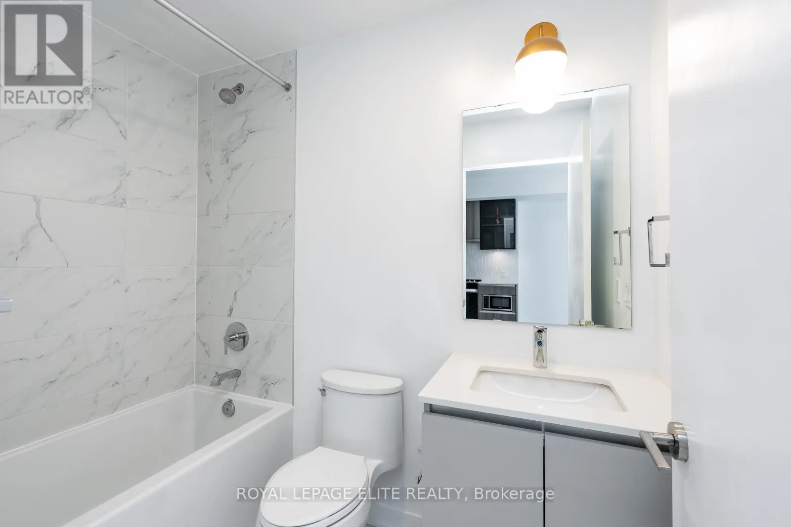 418 - 405 DUNDAS STREET
