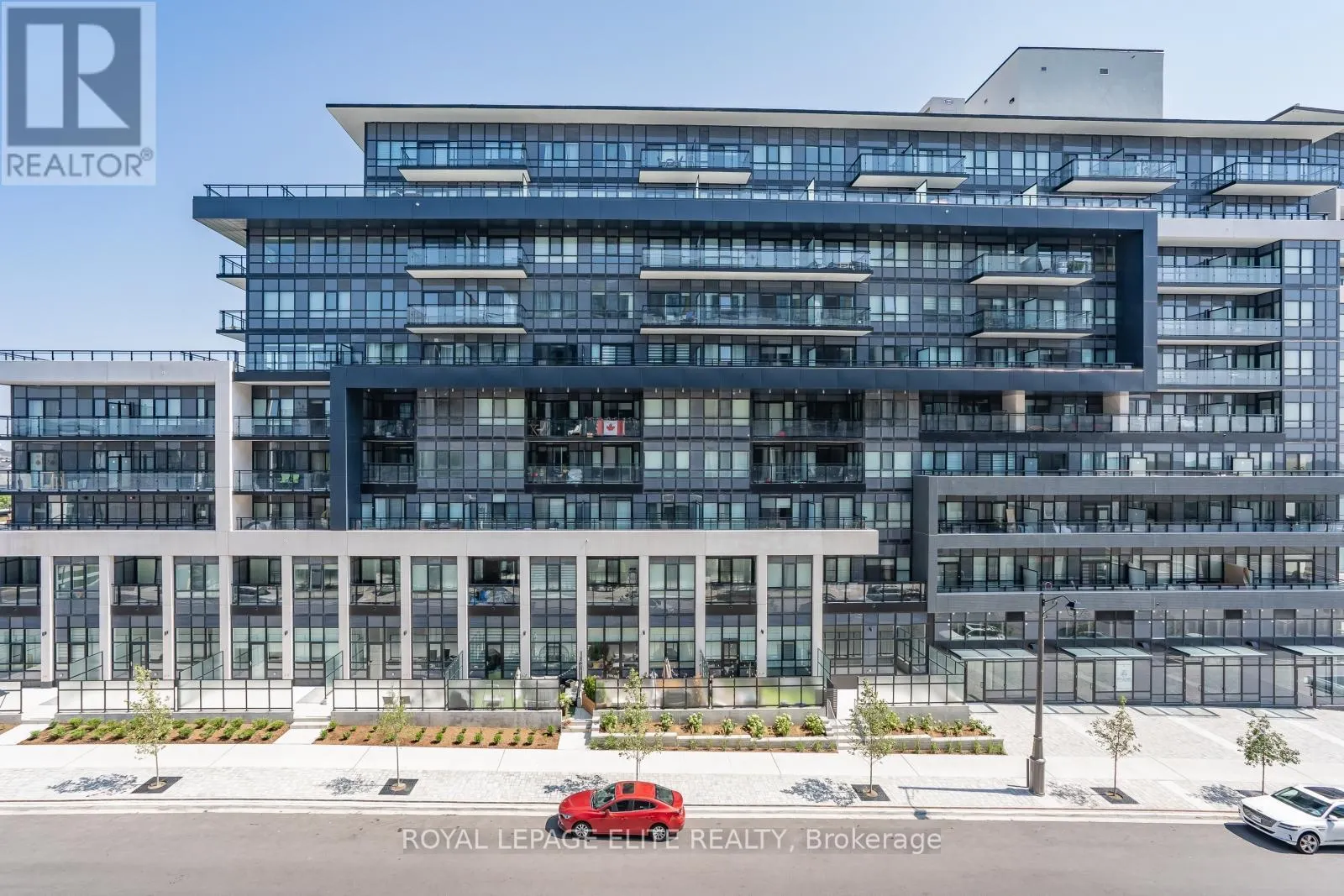418 - 405 DUNDAS STREET