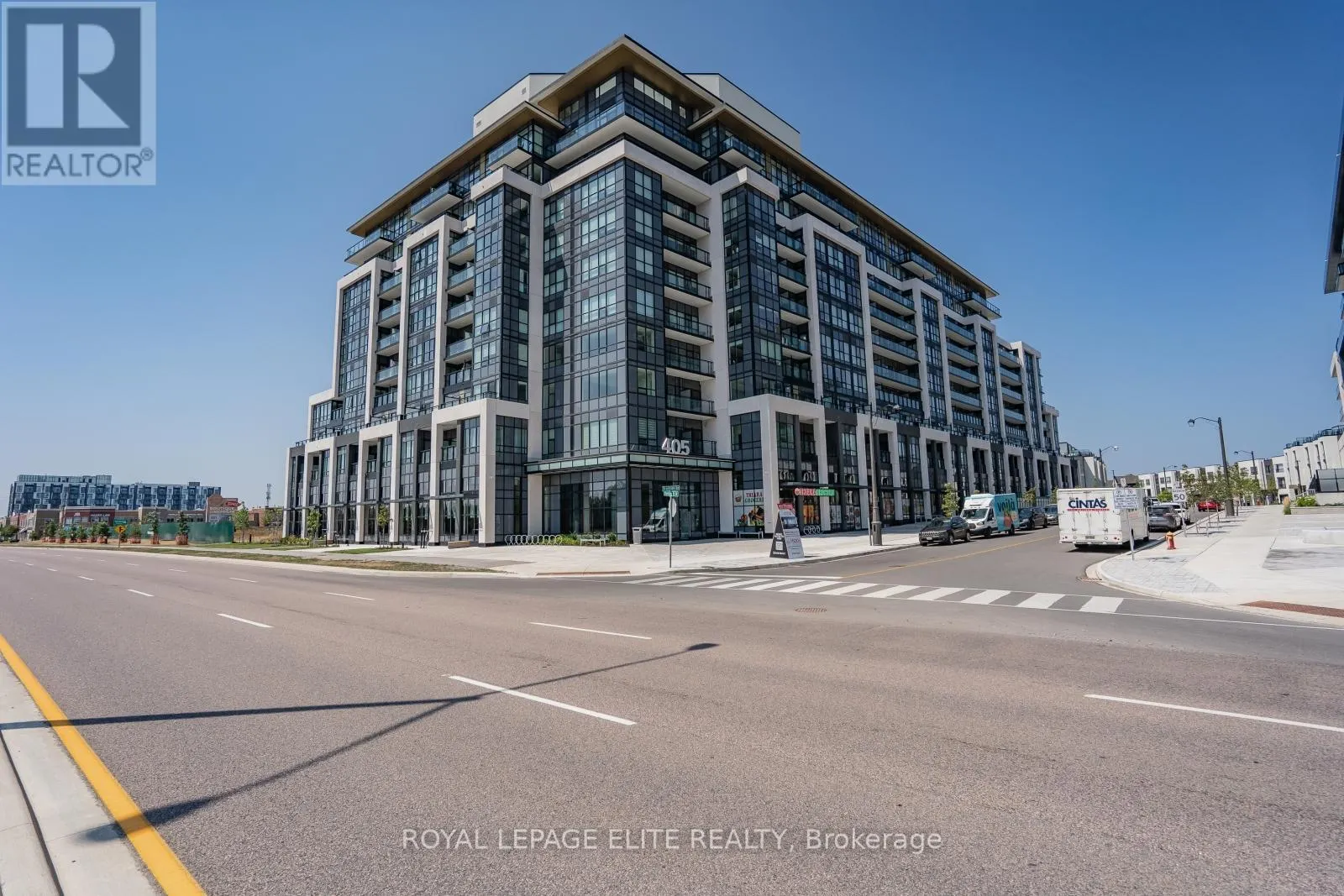 418 - 405 DUNDAS STREET