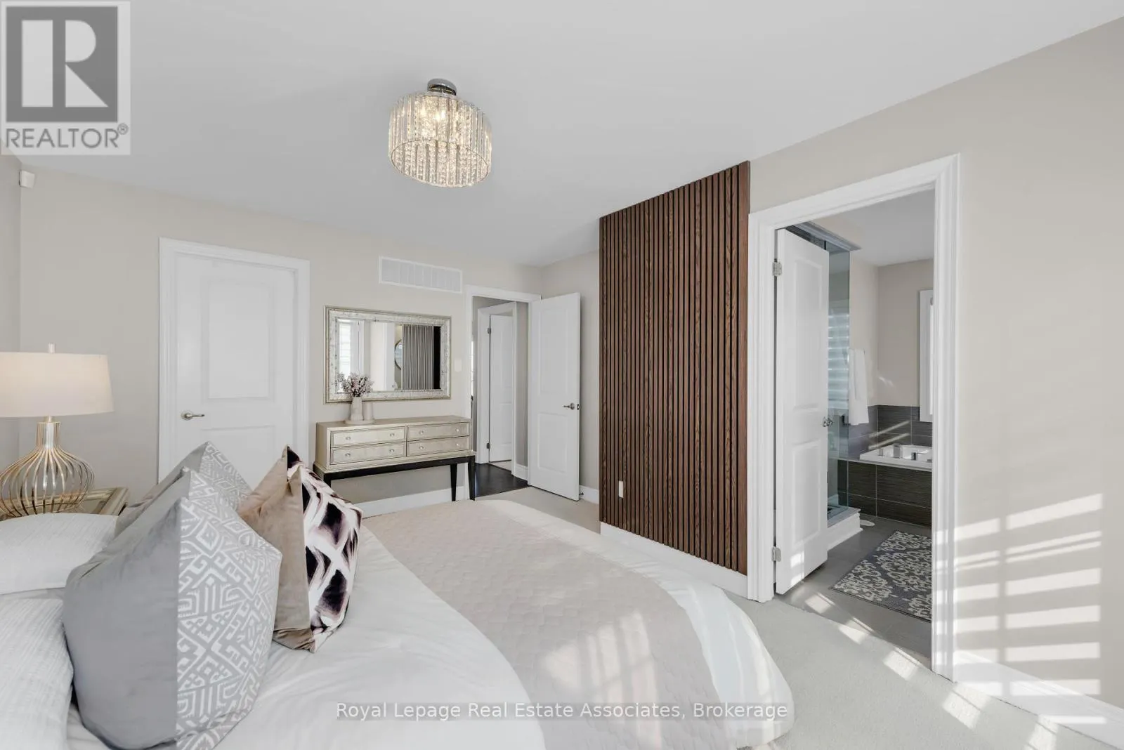 3040 EBERLY WOODS DRIVE
