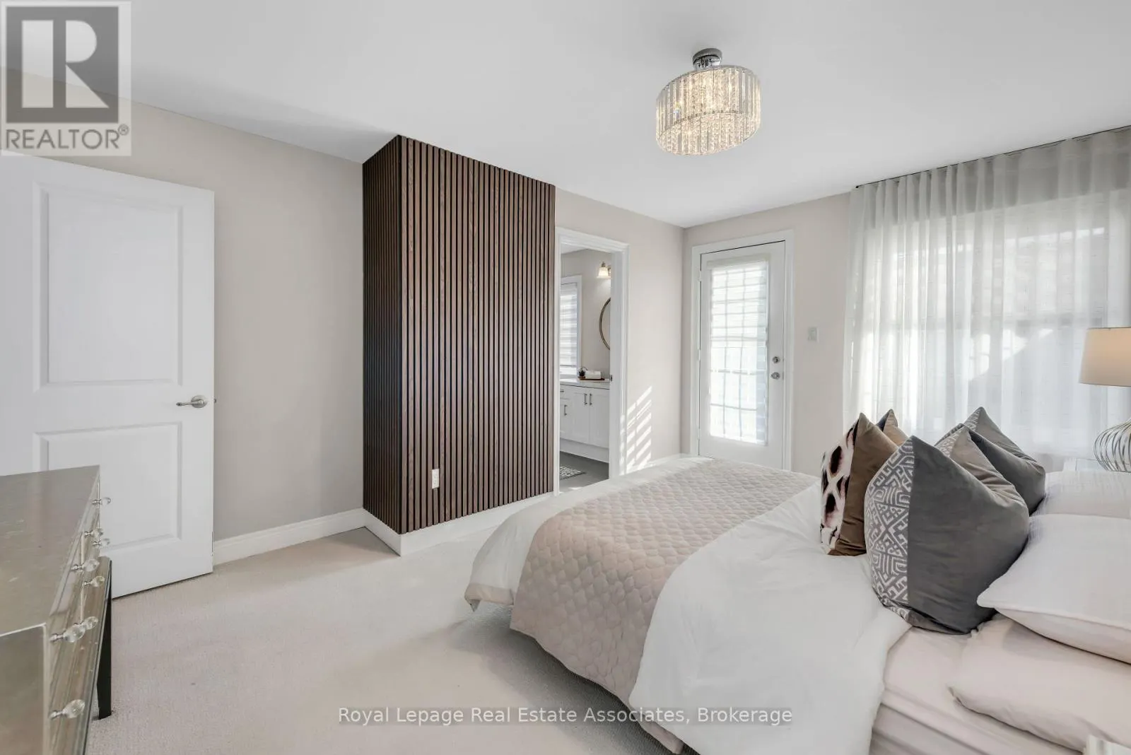 3040 EBERLY WOODS DRIVE