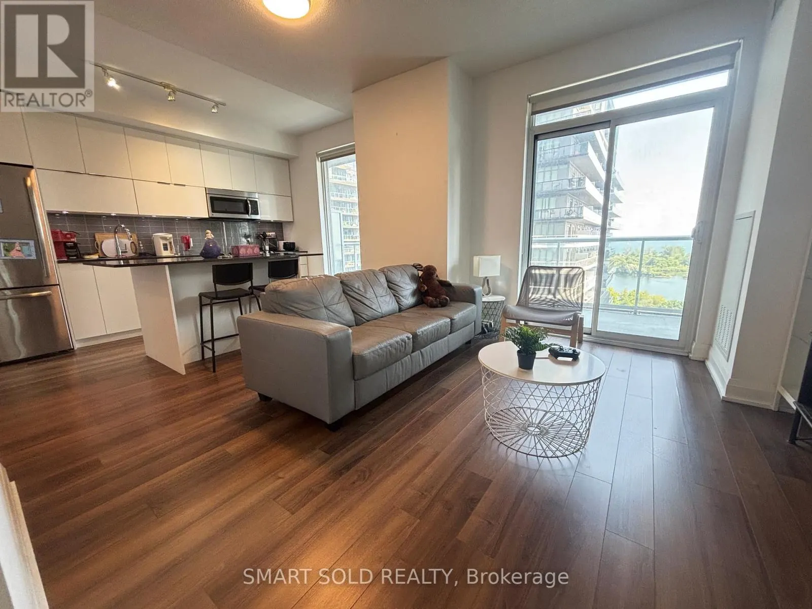 904 - 56 ANNIE CRAIG DRIVE
