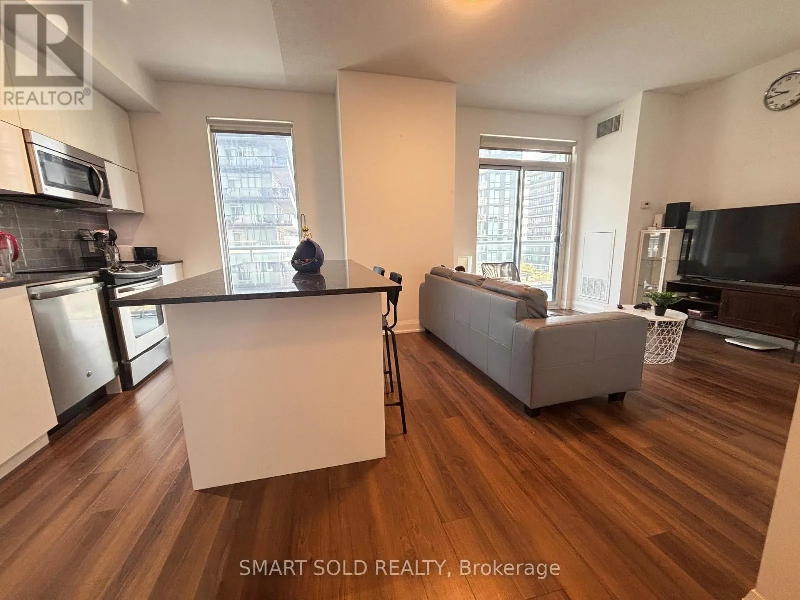 904 - 56 ANNIE CRAIG DRIVE