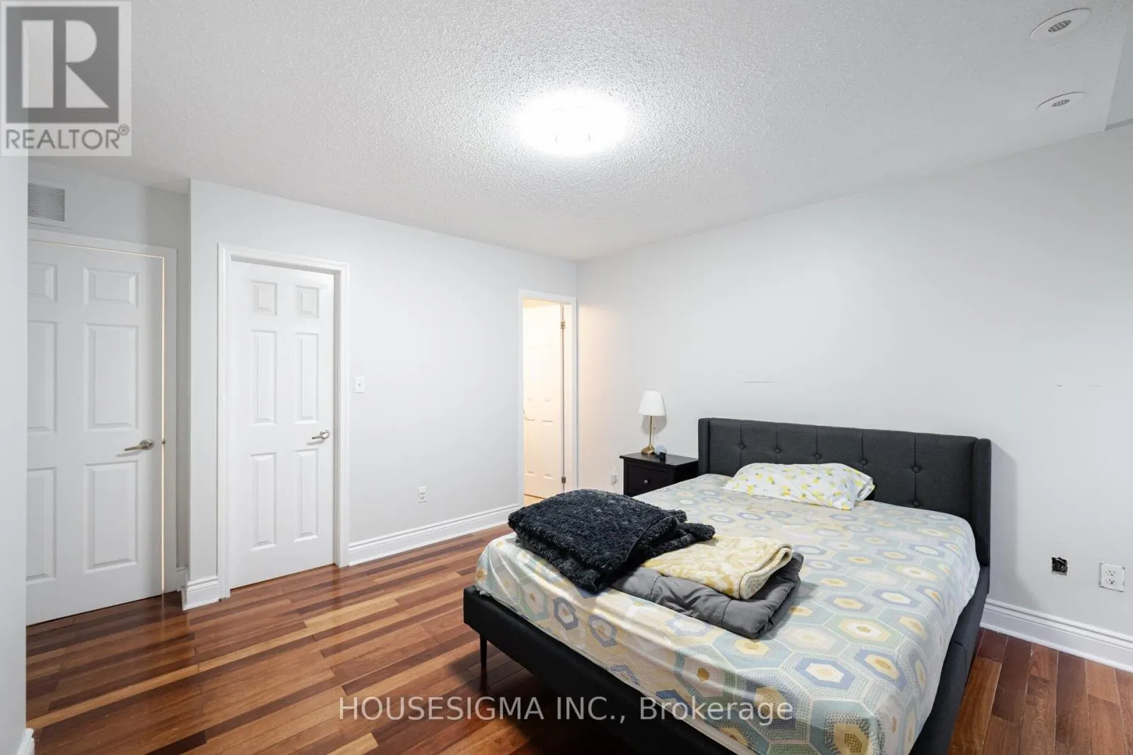 3 - 760 NEIGHBOURHOOD CIRCLE