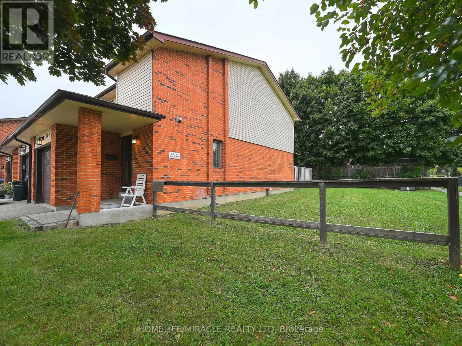 119 - 120 COLLINS CRESCENT W