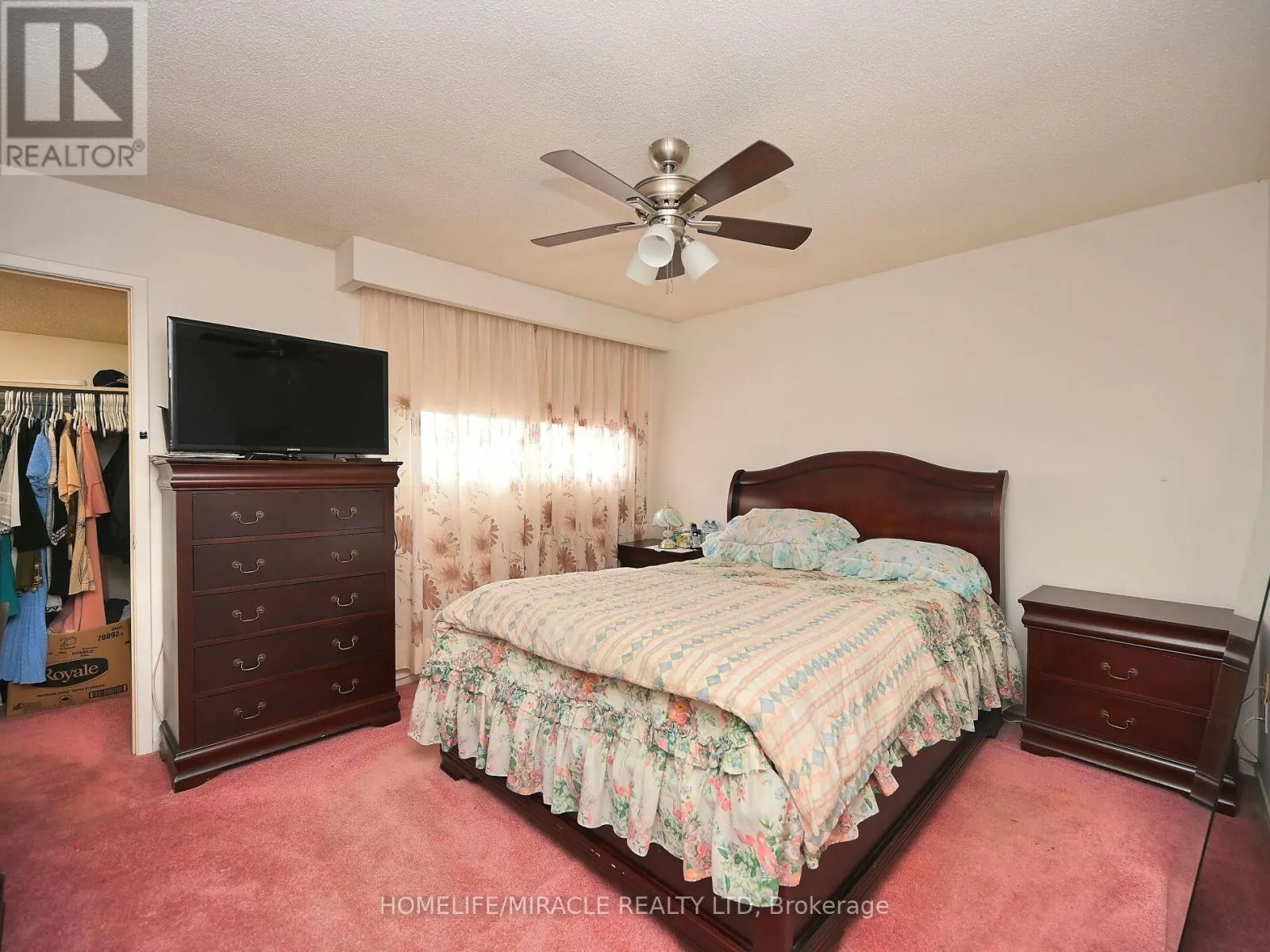 119 - 120 COLLINS CRESCENT W