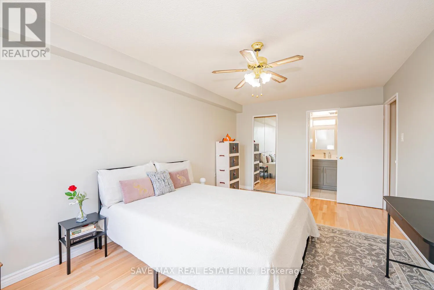 304 - 18 KNIGHTSBRIDGE ROAD