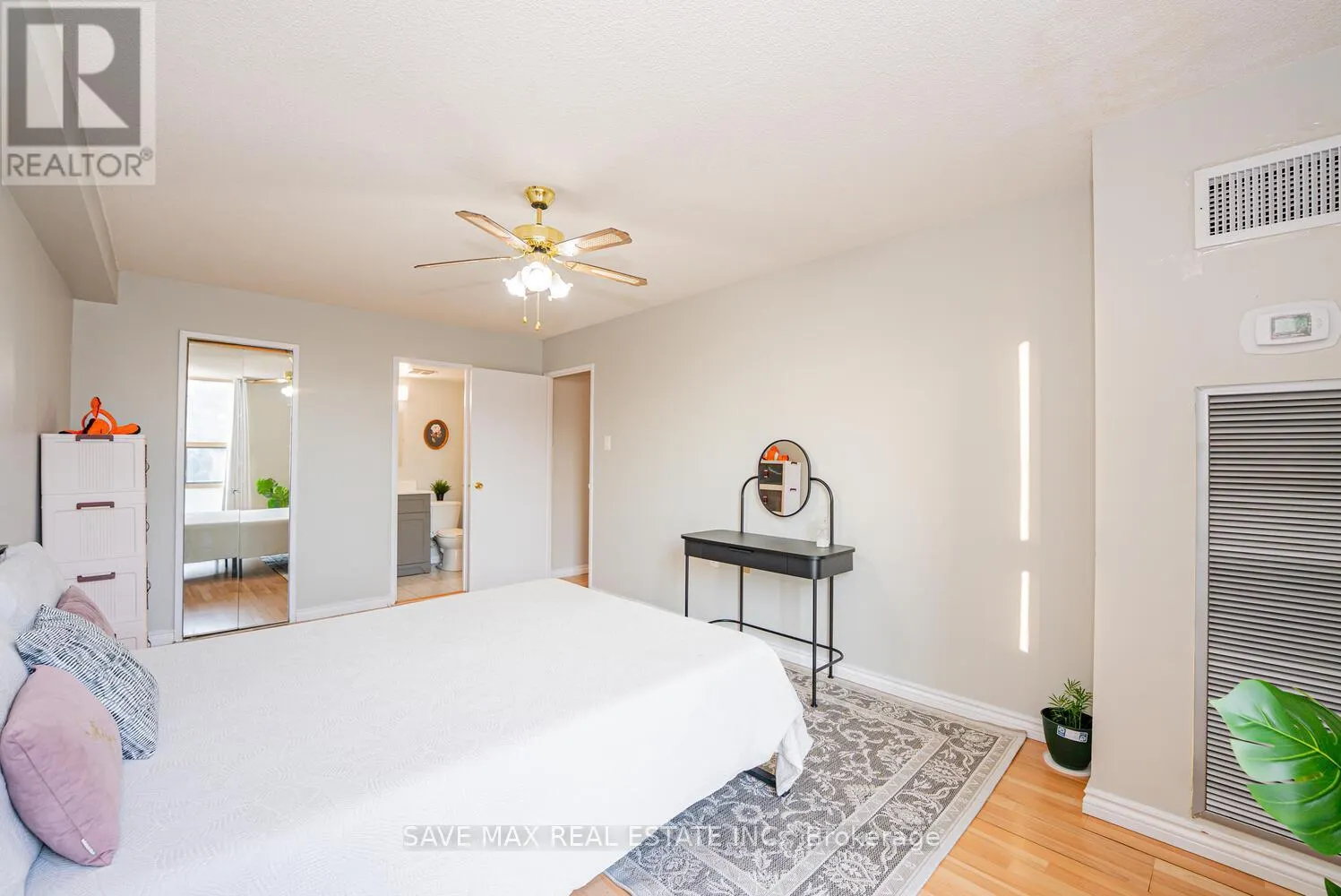 304 - 18 KNIGHTSBRIDGE ROAD