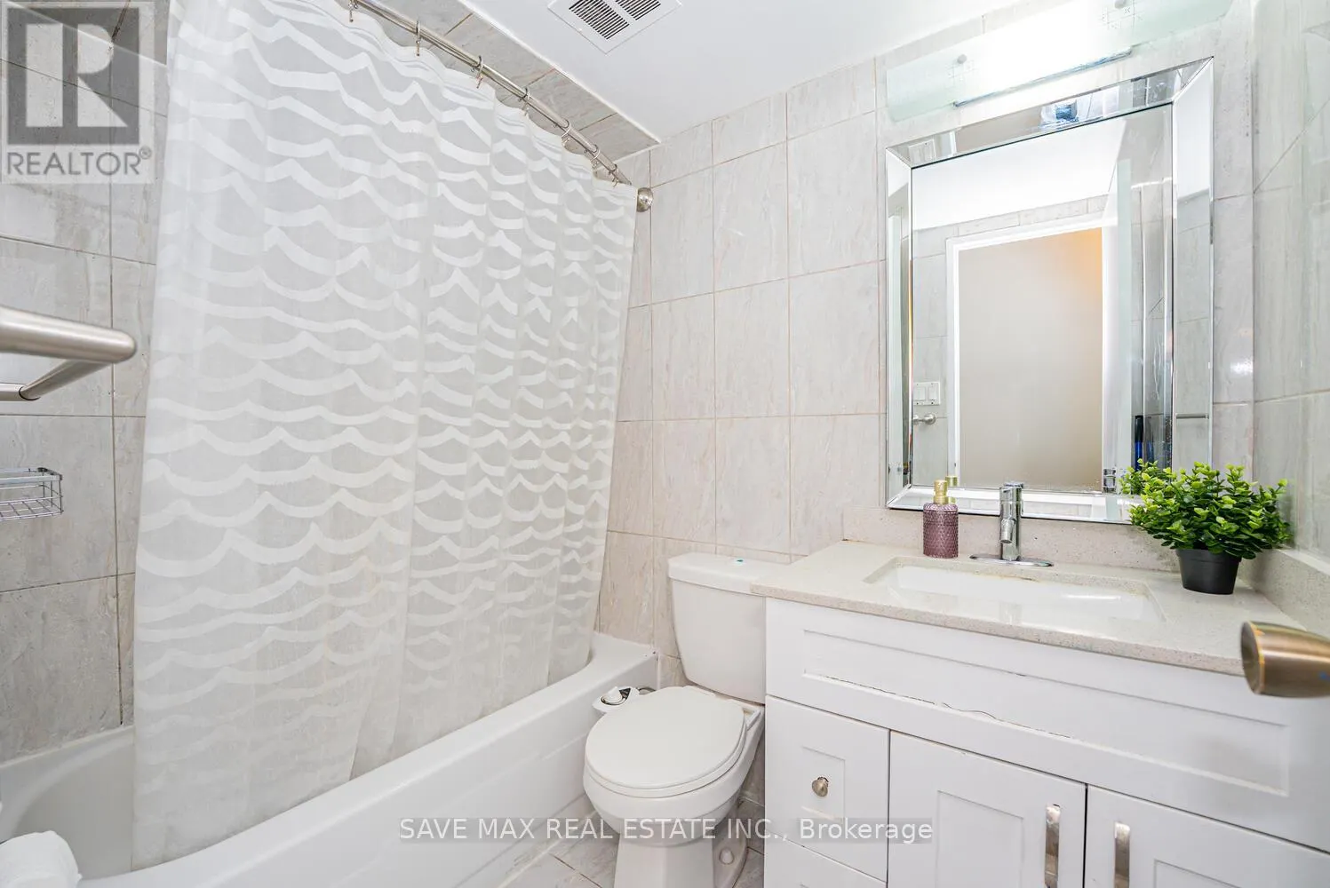 304 - 18 KNIGHTSBRIDGE ROAD