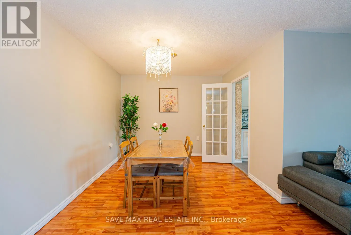 304 - 18 KNIGHTSBRIDGE ROAD