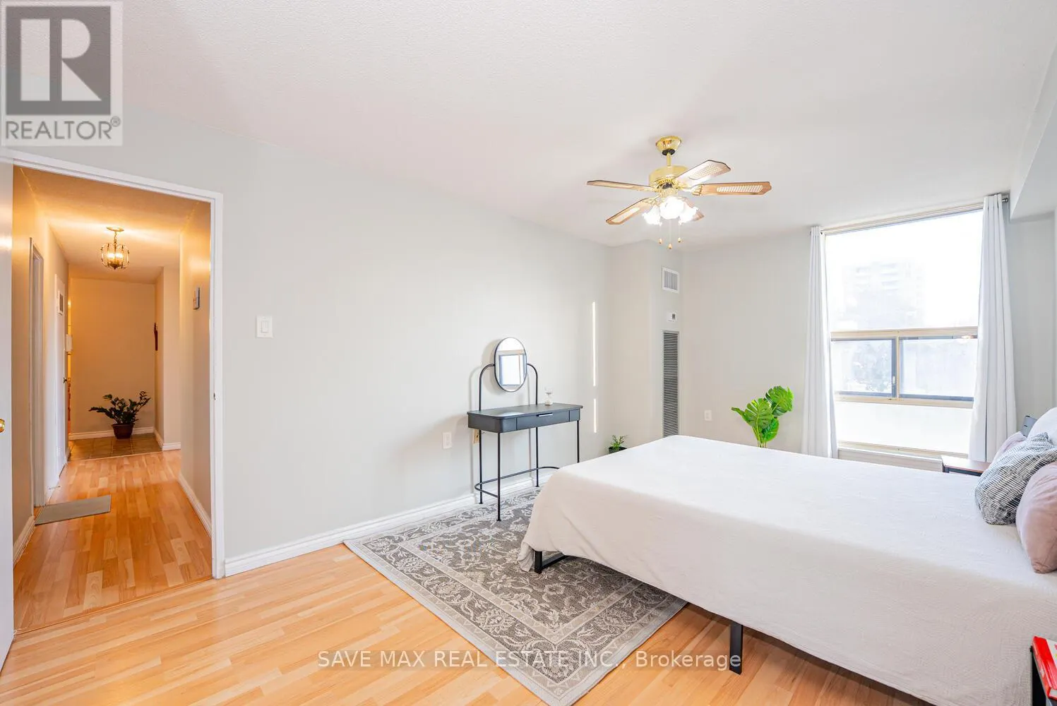 304 - 18 KNIGHTSBRIDGE ROAD