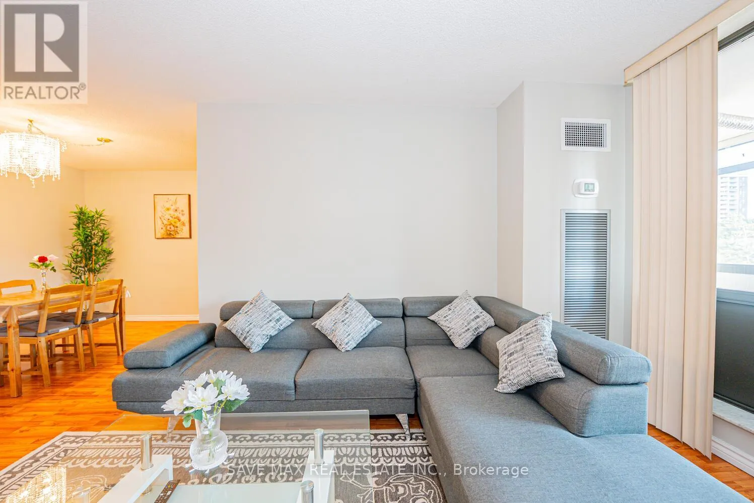 304 - 18 KNIGHTSBRIDGE ROAD