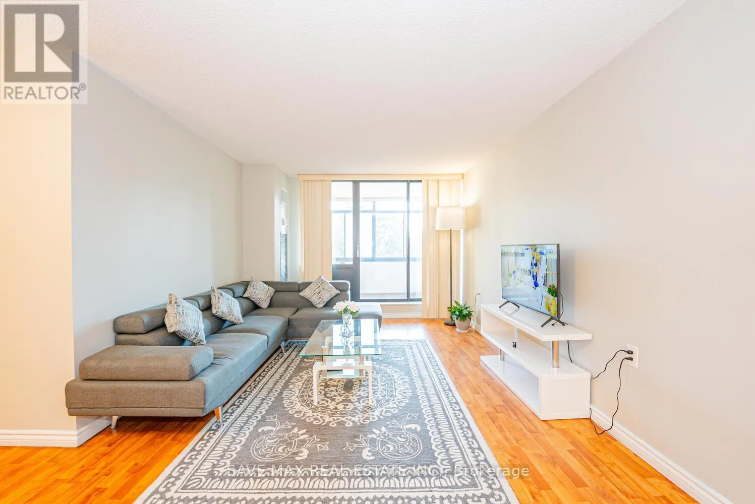 304 - 18 KNIGHTSBRIDGE ROAD