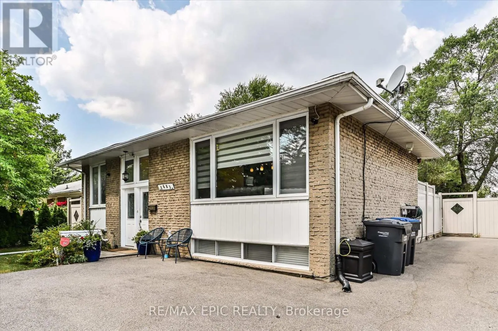 MAIN - 2683 TRUSCOTT DRIVE