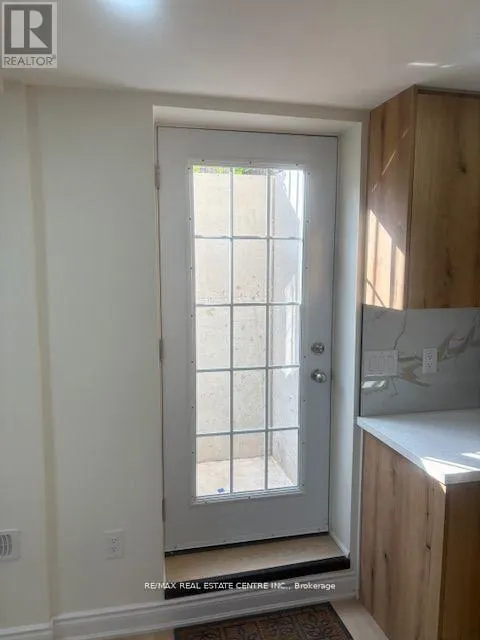 LOWER - 351 GREENLESS CIRCLE