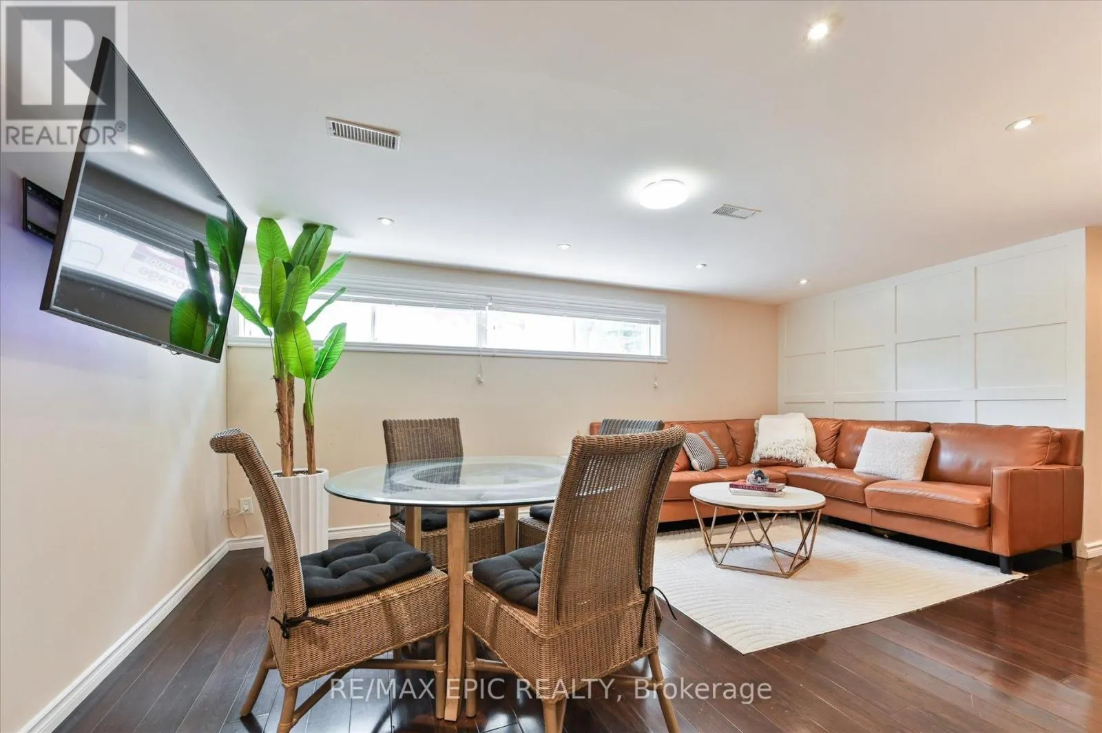 LOWER - 2683 TRUSCOTT DRIVE