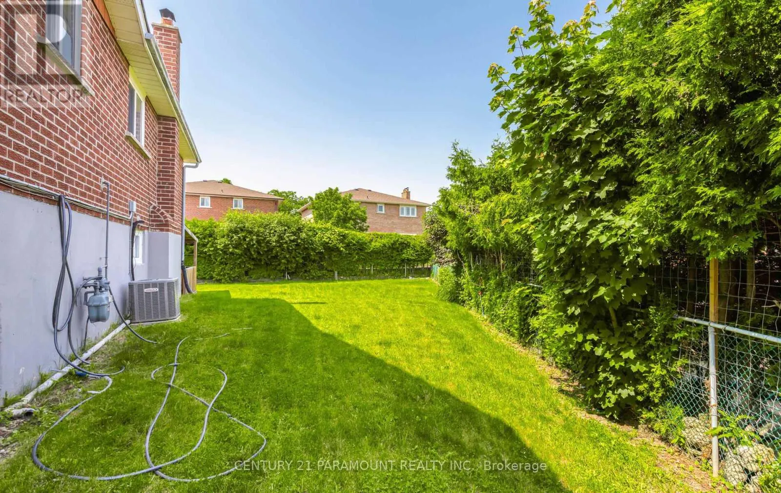 12 MONTJOY CRESCENT