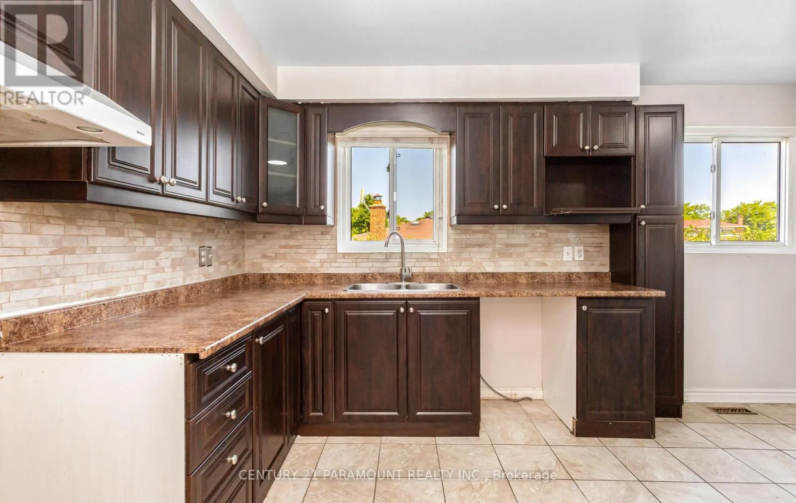 12 MONTJOY CRESCENT