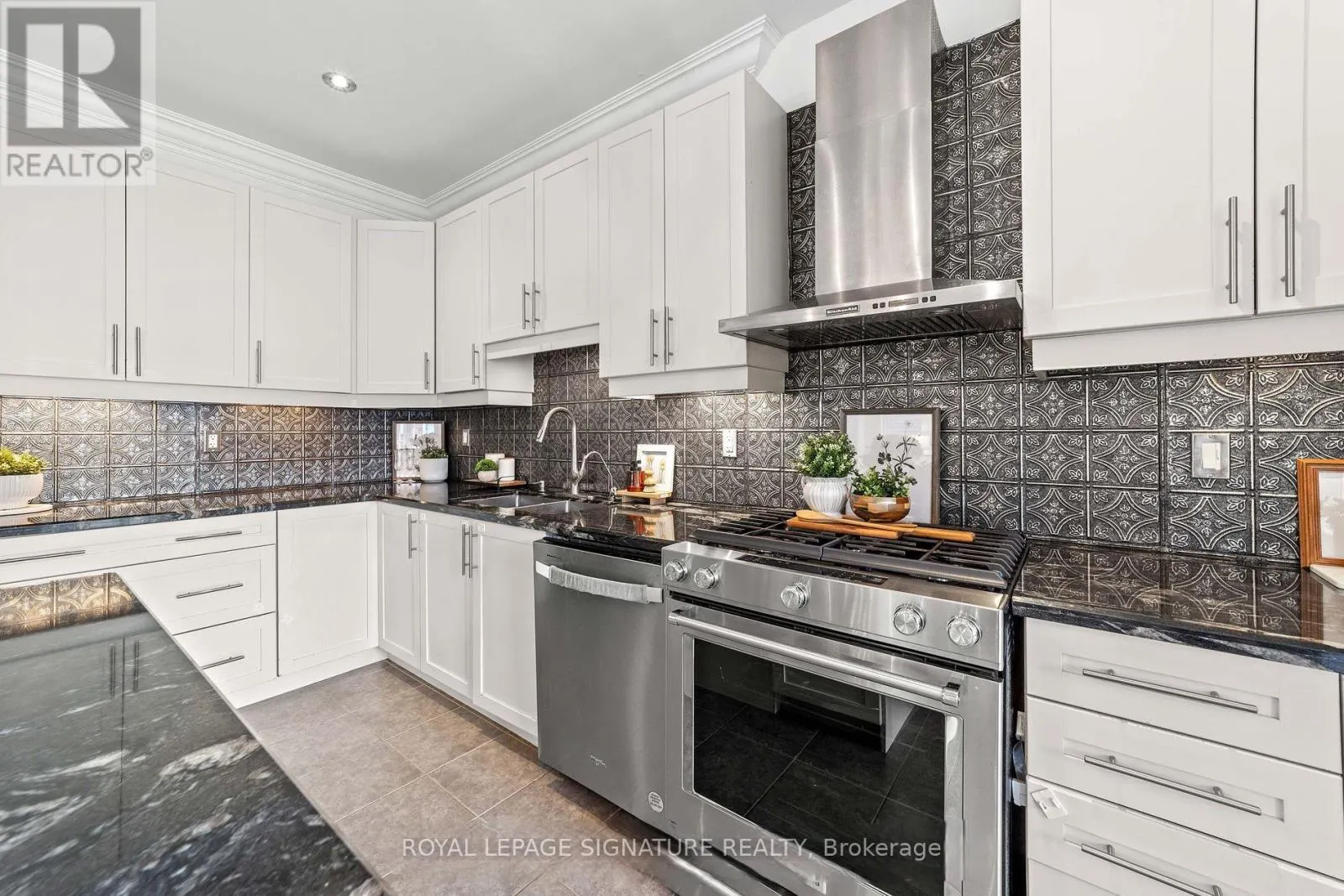 280 RUHL DRIVE