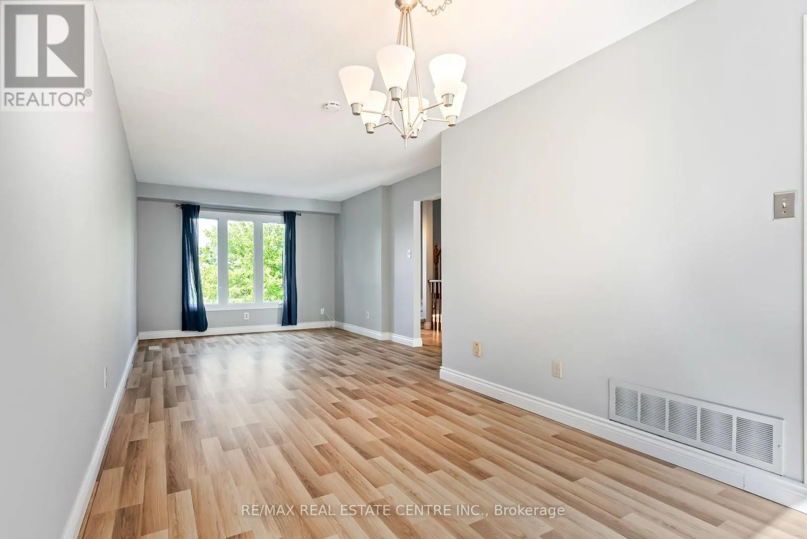 26 LAKEVIEW COURT