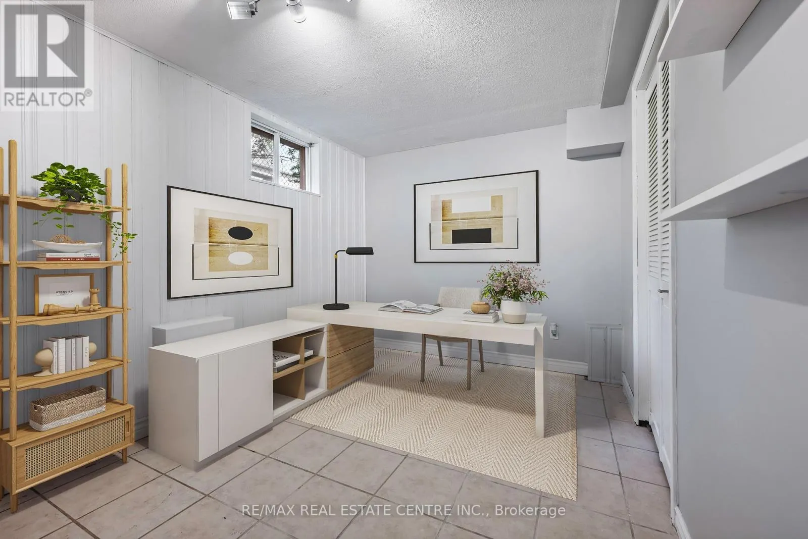 26 LAKEVIEW COURT