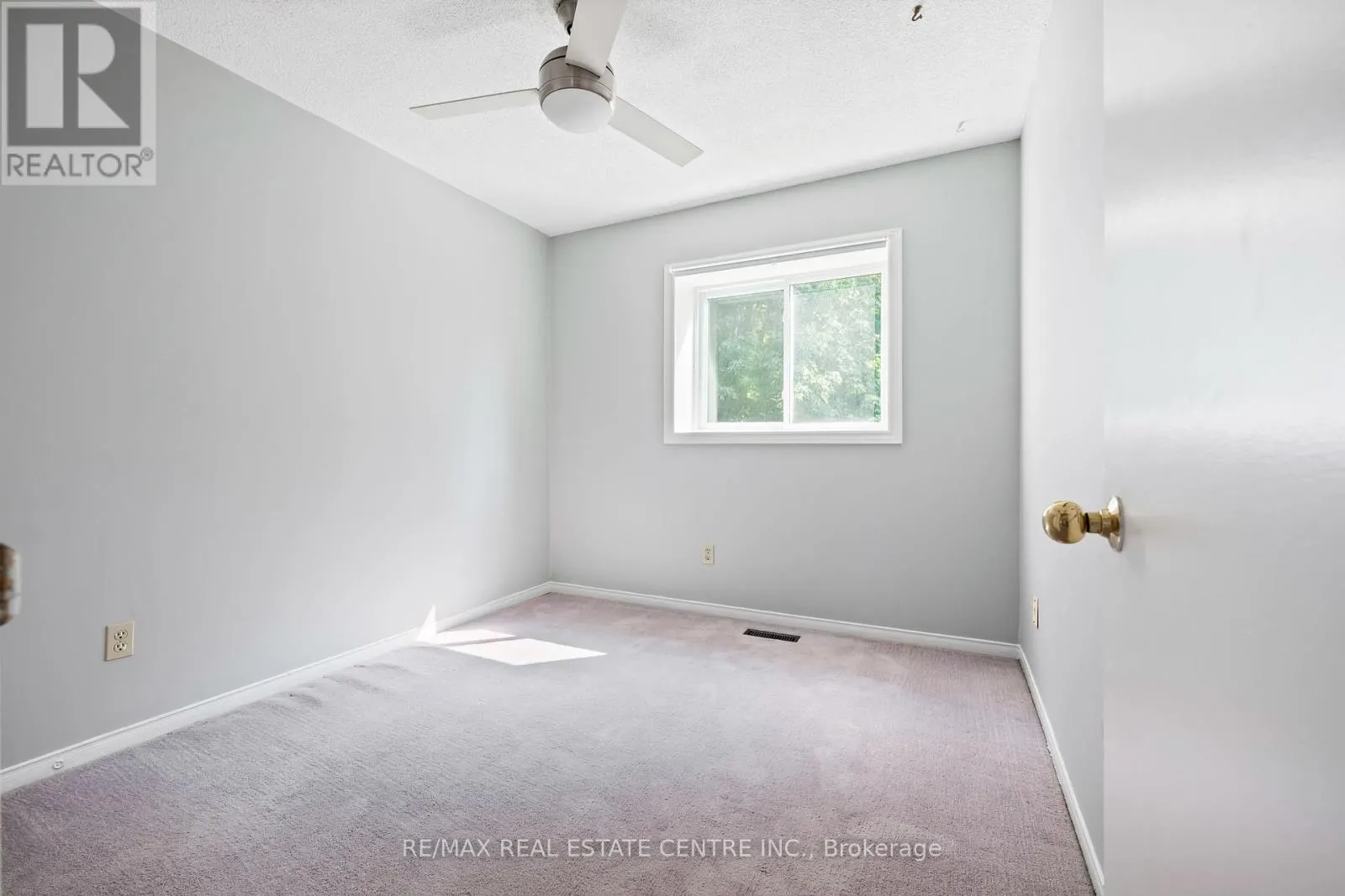 26 LAKEVIEW COURT