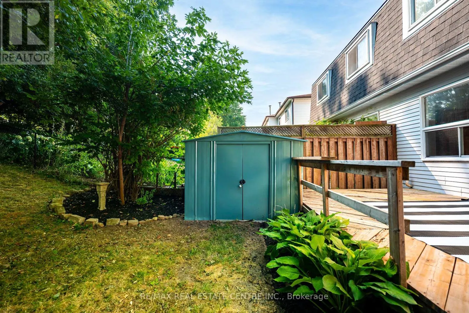 26 LAKEVIEW COURT
