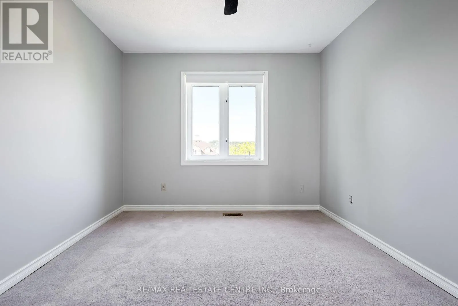 26 LAKEVIEW COURT