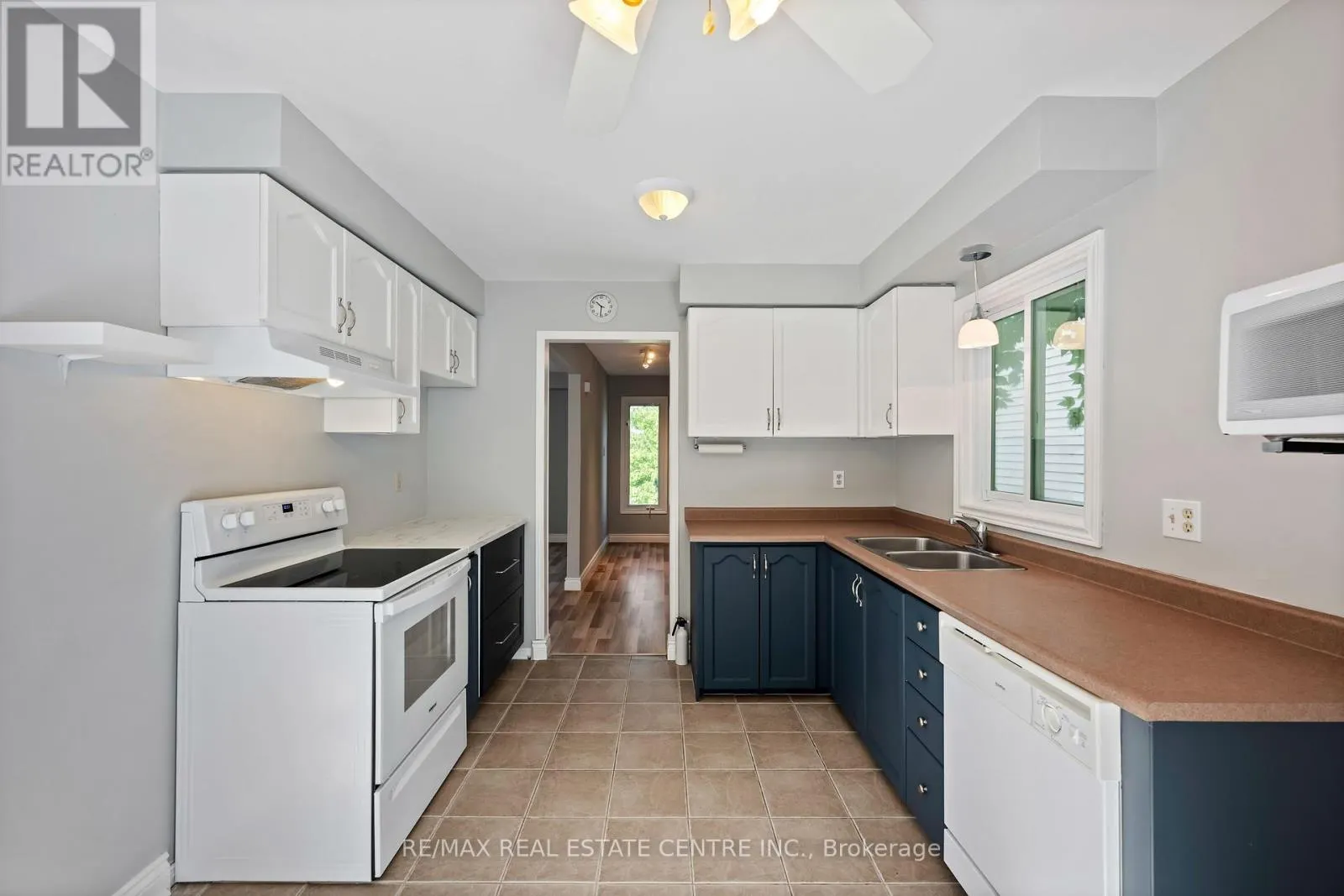 26 LAKEVIEW COURT